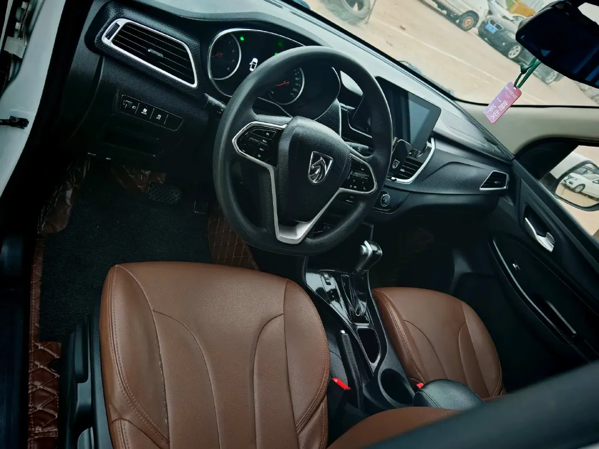 2019 BaoJun 730 1.5T 151HP L4 CVT,autocango,china used car exporter,china ev exporter,chinese used car exporter,chinese used ev exporter