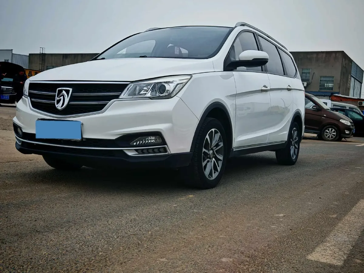 2019 BaoJun 730 1.5T 151HP L4 CVT,autocango,china used car exporter,china ev exporter,chinese used car exporter,chinese used ev exporter