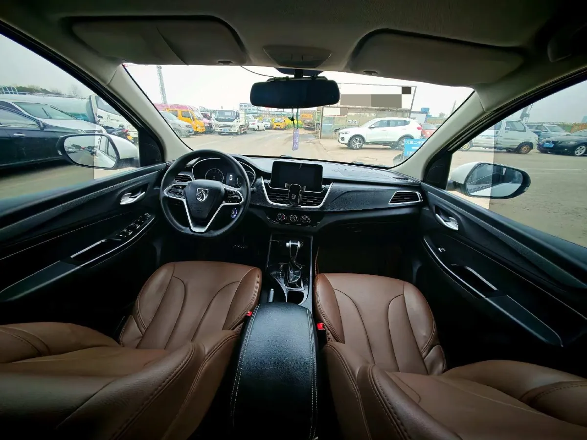 2019 BaoJun 730 1.5T 151HP L4 CVT,autocango,china used car exporter,china ev exporter,chinese used car exporter,chinese used ev exporter