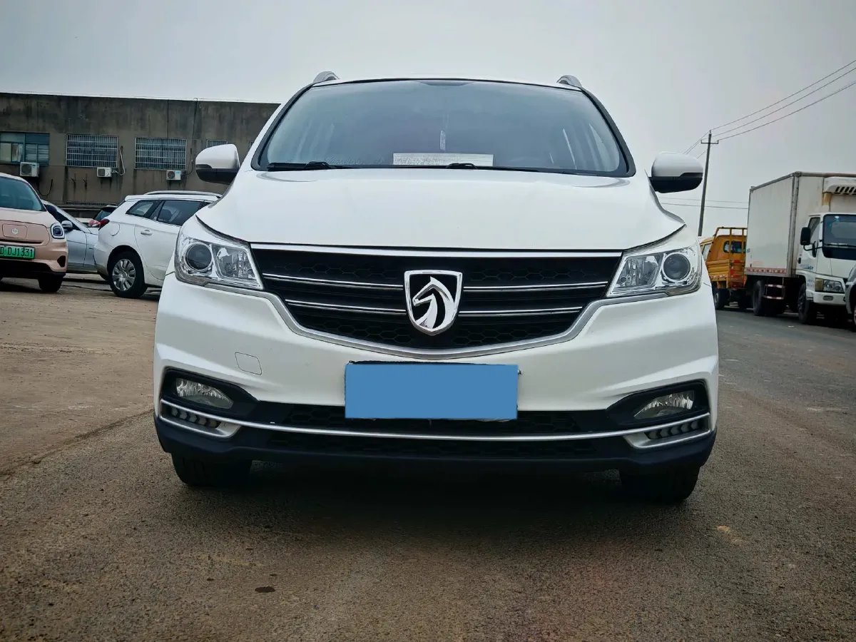 2019 BaoJun 730 1.5T 151HP L4 CVT,autocango,china used car exporter,china ev exporter,chinese used car exporter,chinese used ev exporter