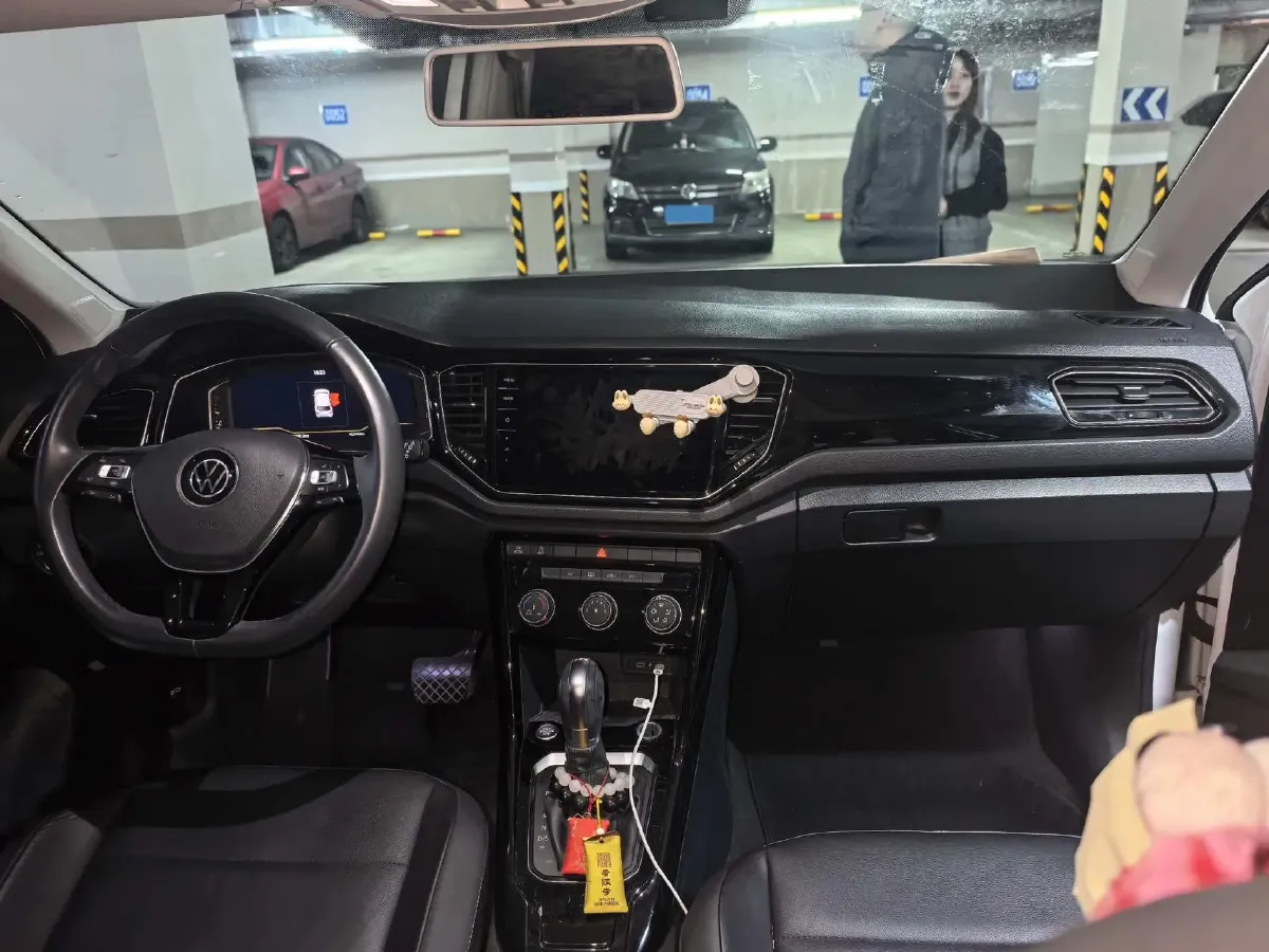 2021 Volkswagen T-Roc 1.4T 150HP L4 7DCT,autocango,china used car exporter,china ev exporter,chinese used car exporter,chinese used ev exporter