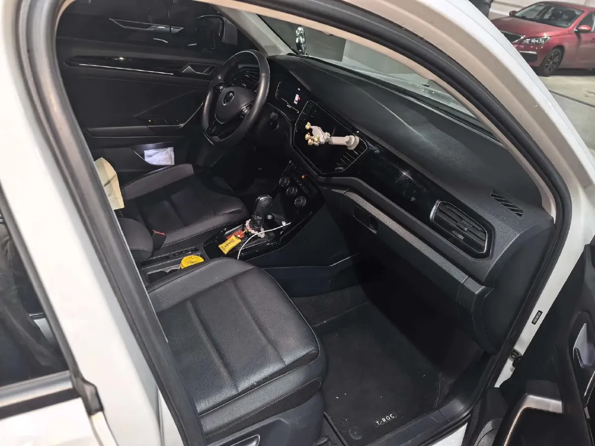 2021 Volkswagen T-Roc 1.4T 150HP L4 7DCT,autocango,china used car exporter,china ev exporter,chinese used car exporter,chinese used ev exporter