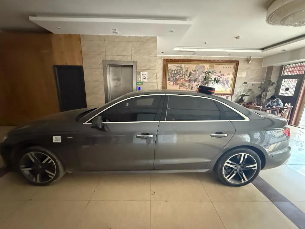 2020 Audi A4L 2.0T 190HP L4 7DCT,autocango,china used car exporter,china ev exporter,chinese used car exporter,chinese used ev exporter