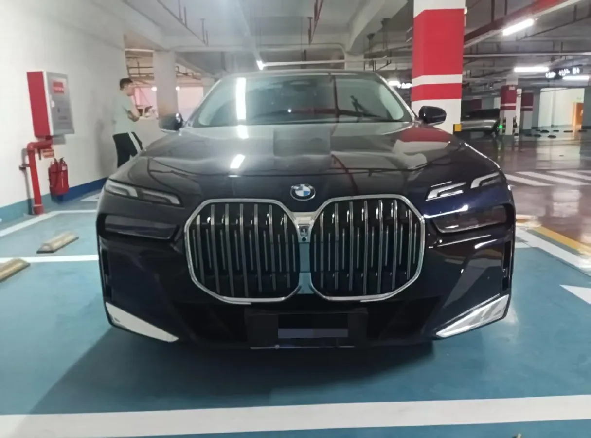 2023 BMW 7 Series 3.0T 272HP L6 8AT,autocango,china used car exporter,china ev exporter,chinese used car exporter,chinese used ev exporter