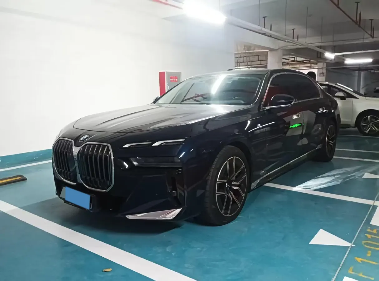 2023 BMW 7 Series 3.0T 272HP L6 8AT,autocango,china used car exporter,china ev exporter,chinese used car exporter,chinese used ev exporter