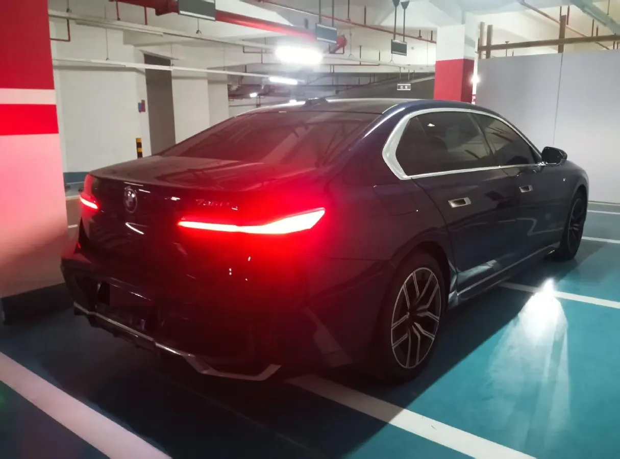 2023 BMW 7 Series 3.0T 272HP L6 8AT,autocango,china used car exporter,china ev exporter,chinese used car exporter,chinese used ev exporter