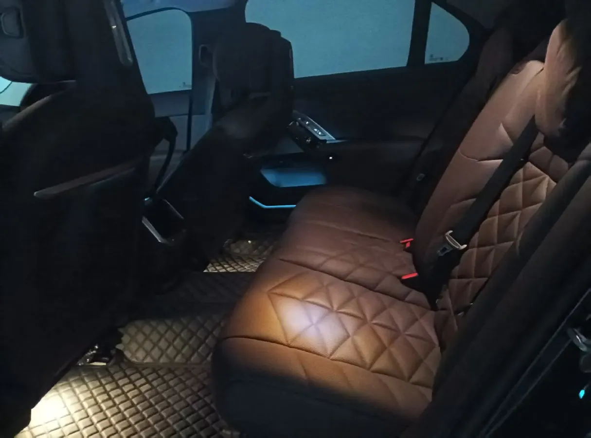 2023 BMW 7 Series 3.0T 272HP L6 8AT,autocango,china used car exporter,china ev exporter,chinese used car exporter,chinese used ev exporter