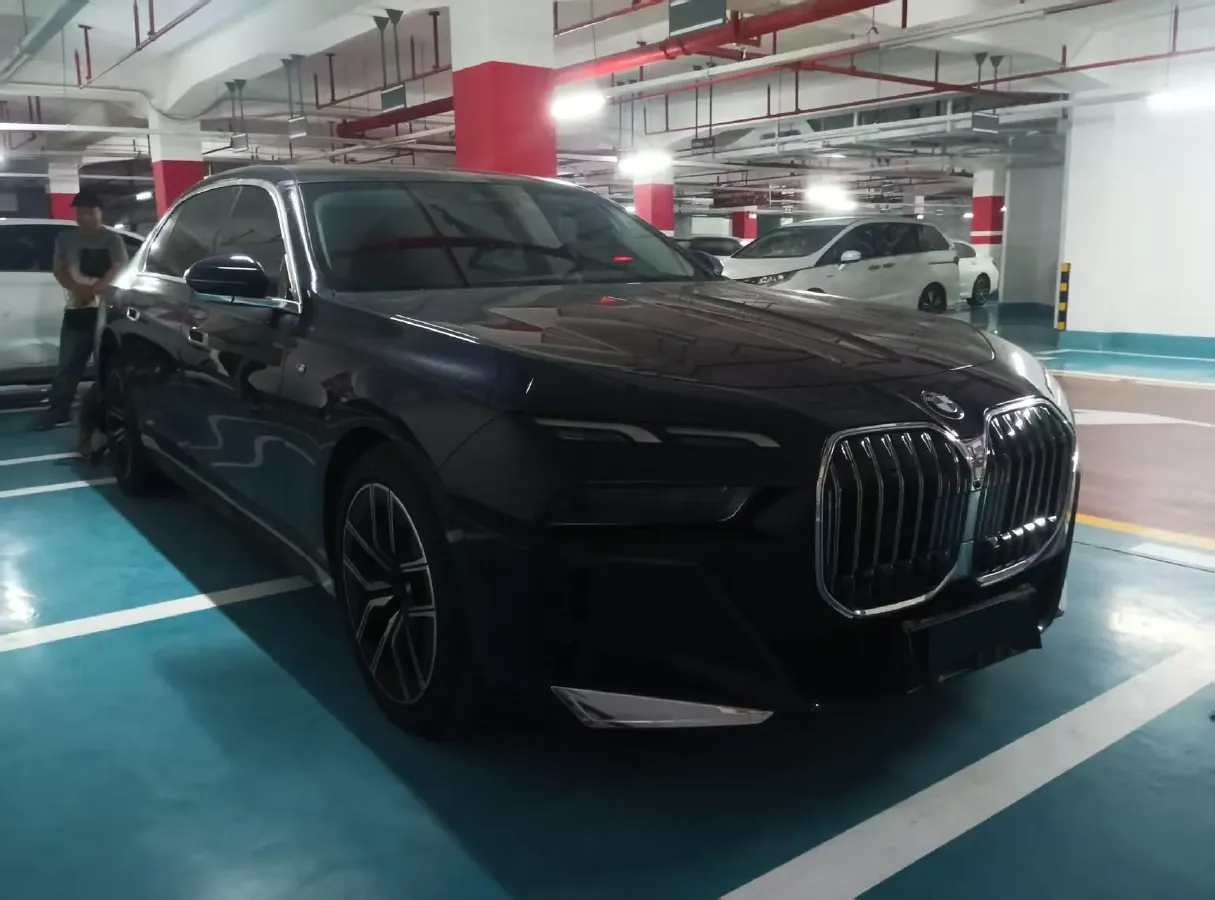 2023 BMW 7 Series 3.0T 272HP L6 8AT,autocango,china used car exporter,china ev exporter,chinese used car exporter,chinese used ev exporter