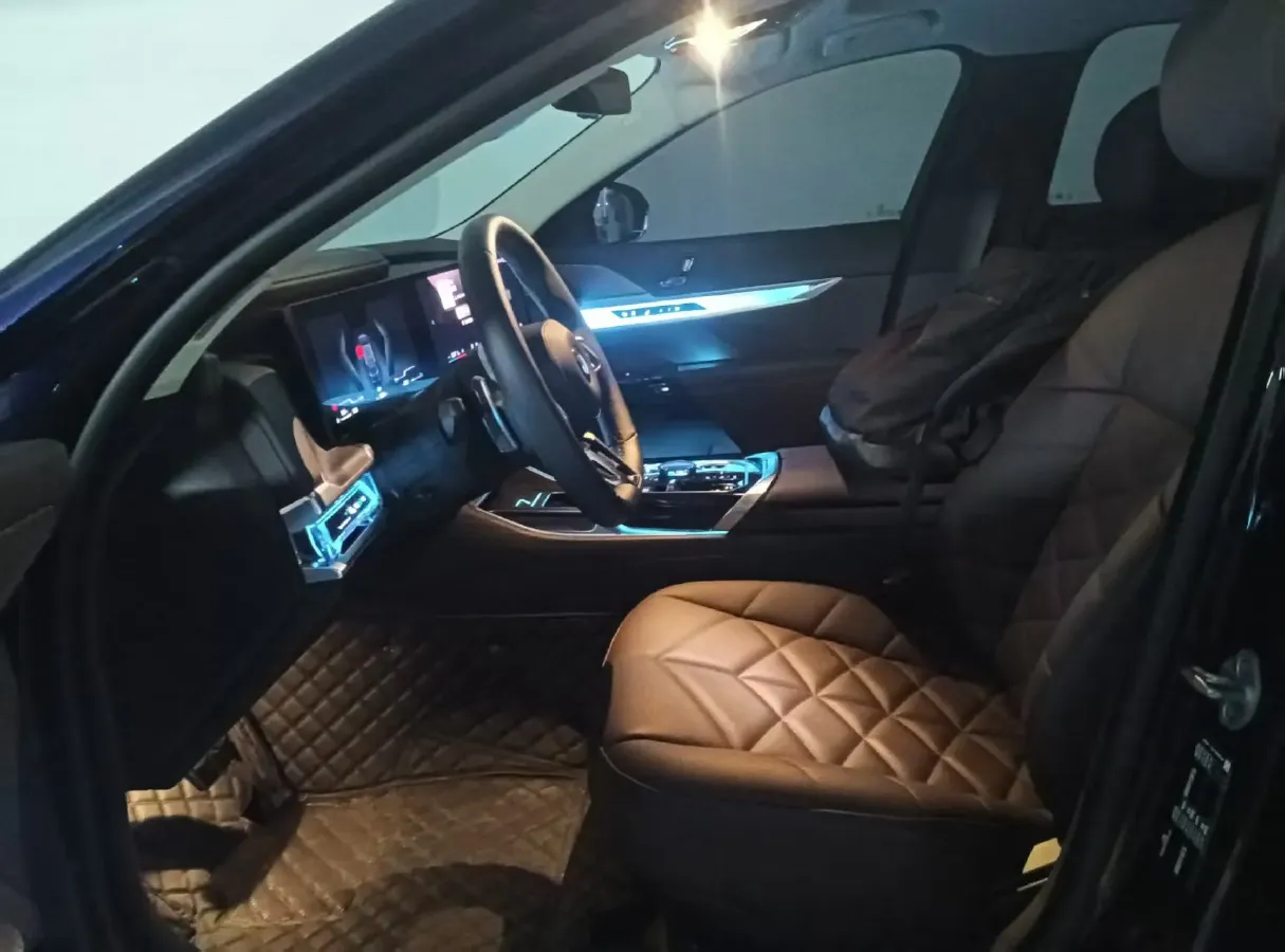 2023 BMW 7 Series 3.0T 272HP L6 8AT,autocango,china used car exporter,china ev exporter,chinese used car exporter,chinese used ev exporter