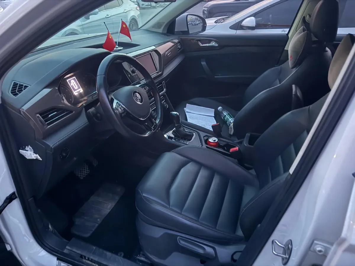 2019 MINI MINI 1.5T 102HP L3 7DCT,autocango,china used car exporter,china ev exporter,chinese used car exporter,chinese used ev exporter