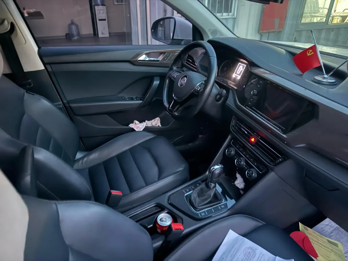 2019 MINI MINI 1.5T 102HP L3 7DCT,autocango,china used car exporter,china ev exporter,chinese used car exporter,chinese used ev exporter