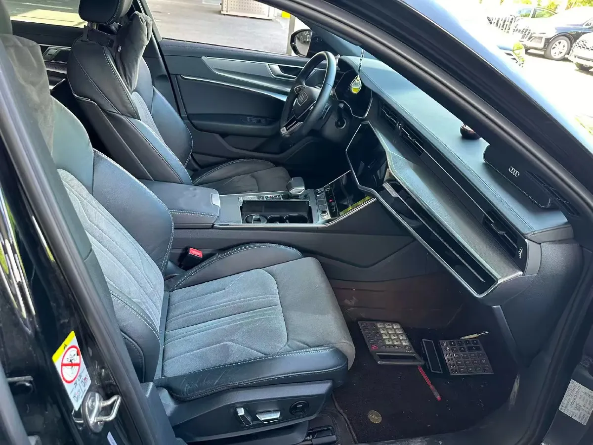 2023 Jaguar F-PACE 2.0T 250HP L4 8AT,autocango,china used car exporter,china ev exporter,chinese used car exporter,chinese used ev exporter