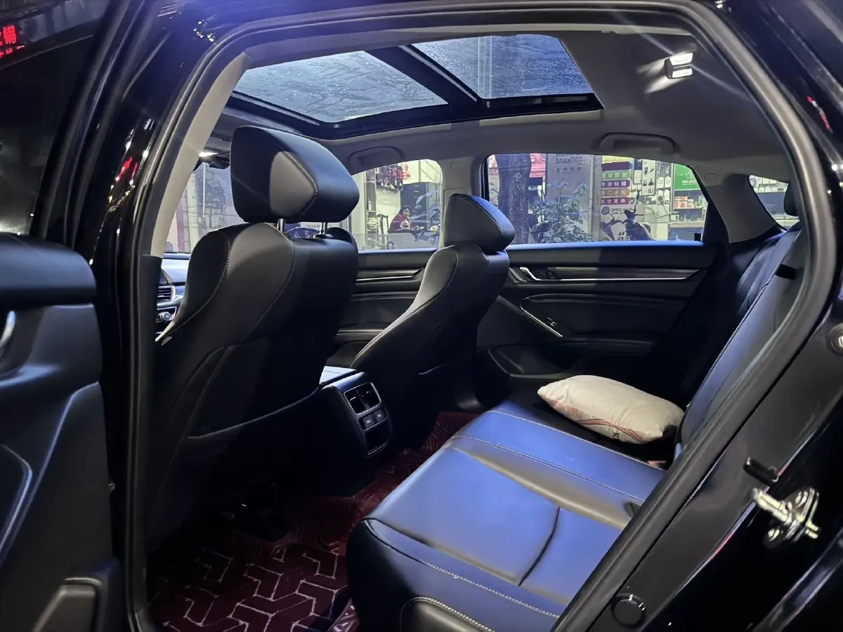 2022 Honda Accord 1.5T 194HP L4 CVT,autocango,china used car exporter,china ev exporter,chinese used car exporter,chinese used ev exporter