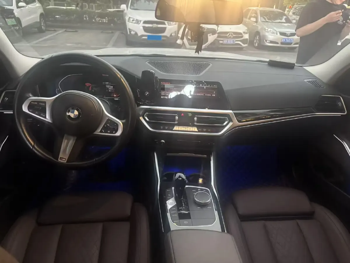 2022 BMW 3 Series 2.0T 184HP L4 8AT,autocango,china used car exporter,china ev exporter,chinese used car exporter,chinese used ev exporter