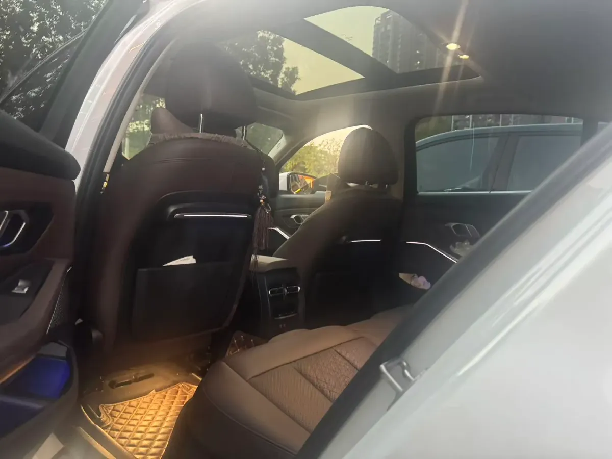 2022 BMW 3 Series 2.0T 184HP L4 8AT,autocango,china used car exporter,china ev exporter,chinese used car exporter,chinese used ev exporter