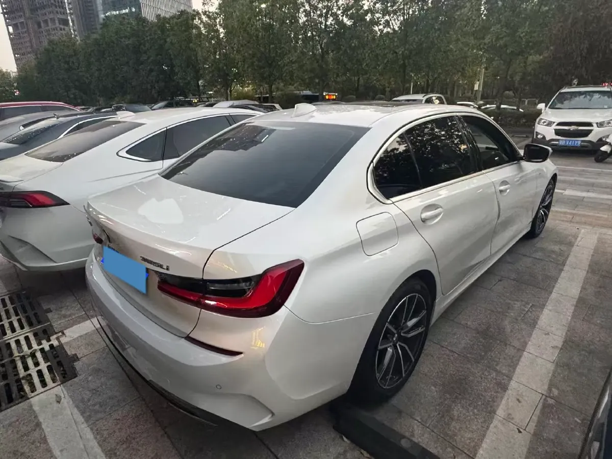 2022 BMW 3 Series 2.0T 184HP L4 8AT,autocango,china used car exporter,china ev exporter,chinese used car exporter,chinese used ev exporter