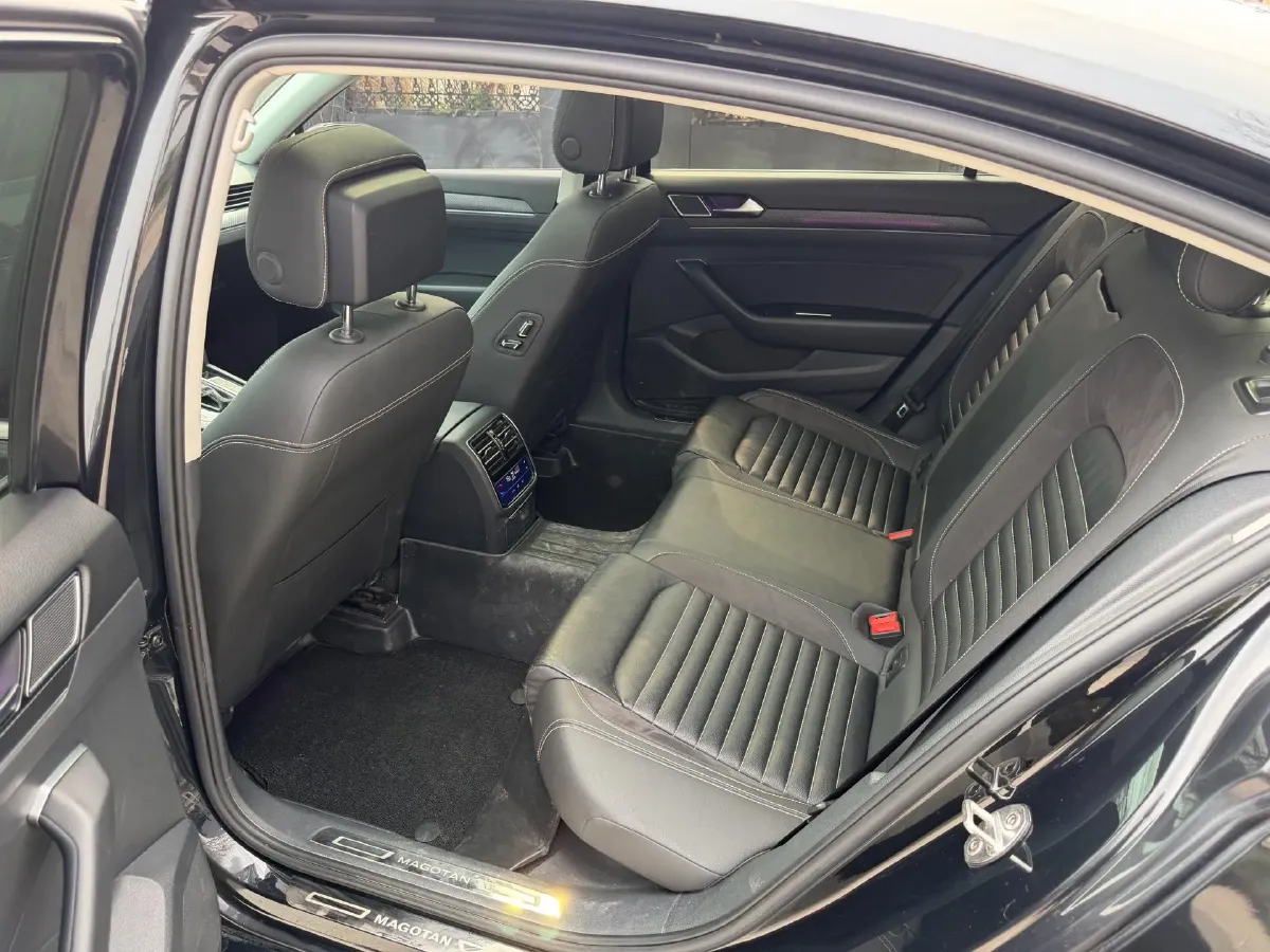 2020 Volkswagen Magotan 2.0T 186HP L4 7DCT,autocango,china used car exporter,china ev exporter,chinese used car exporter,chinese used ev exporter