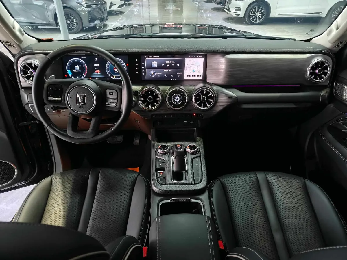 2023 Tank 300 2.0T 227HP L4 8AT,autocango,china used car exporter,china ev exporter,chinese used car exporter,chinese used ev exporter