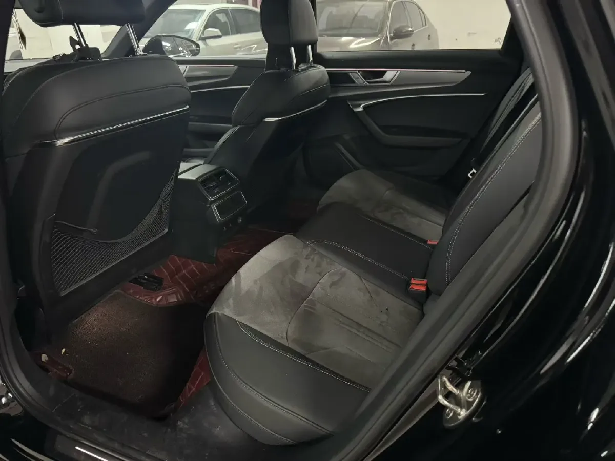 2023 Audi A6L 2.0T 190HP L4 7DCT,autocango,china used car exporter,china ev exporter,chinese used car exporter,chinese used ev exporter