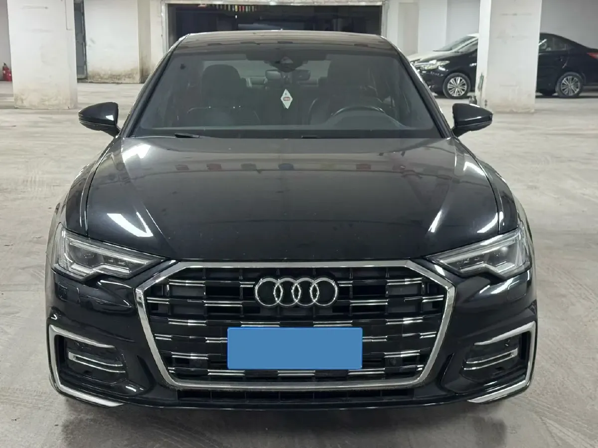 2023 Audi A6L 2.0T 190HP L4 7DCT,autocango,china used car exporter,china ev exporter,chinese used car exporter,chinese used ev exporter