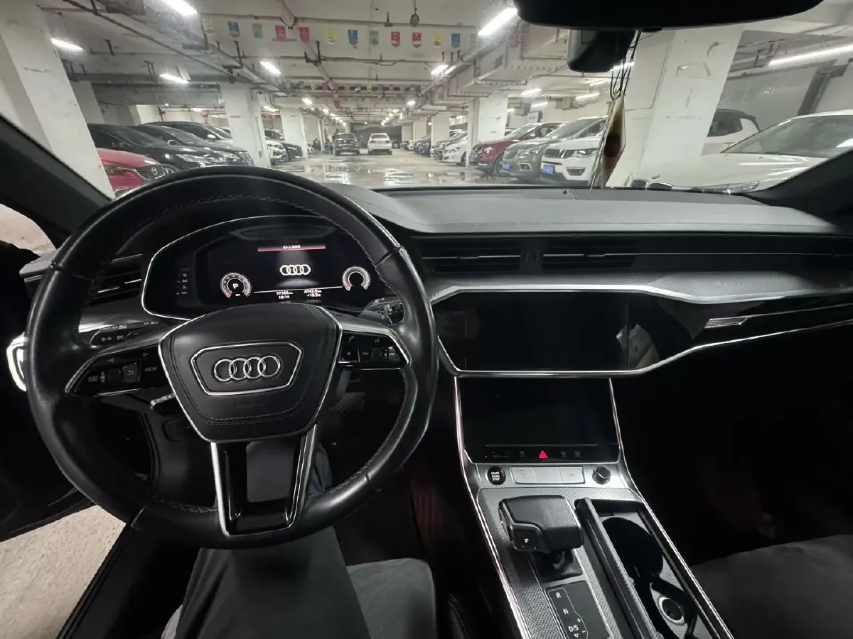 2023 Audi A6L 2.0T 190HP L4 7DCT,autocango,china used car exporter,china ev exporter,chinese used car exporter,chinese used ev exporter