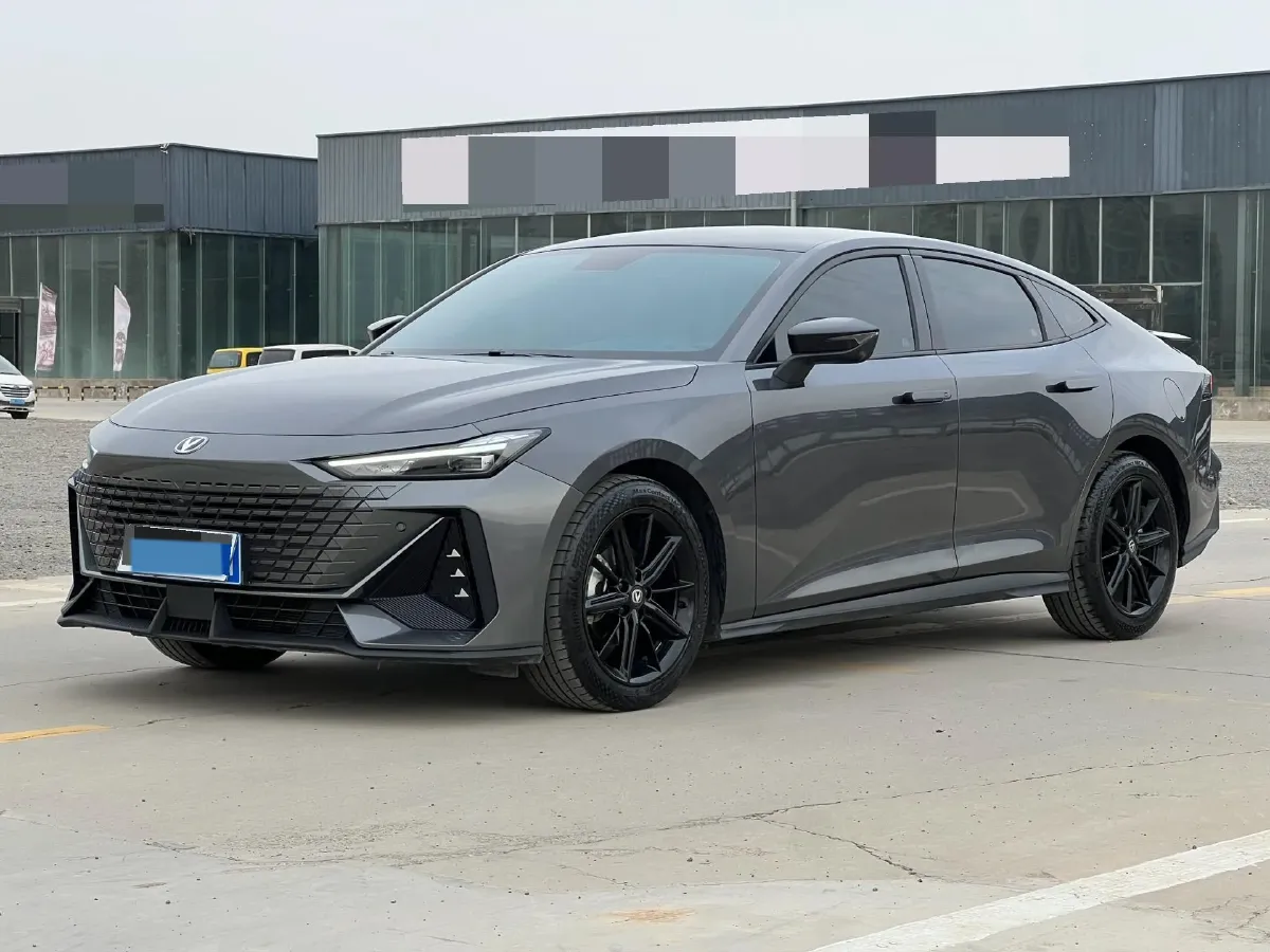 2022 ChangAn UNI-V 1.5T 188HP L4 7DCT,autocango,china used car exporter,china ev exporter,chinese used car exporter,chinese used ev exporter