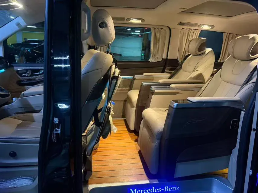 2020 Mercedes-Benz V Class 2.0T 211HP L4 9AT,autocango,china used car exporter,china ev exporter,chinese used car exporter,chinese used ev exporter