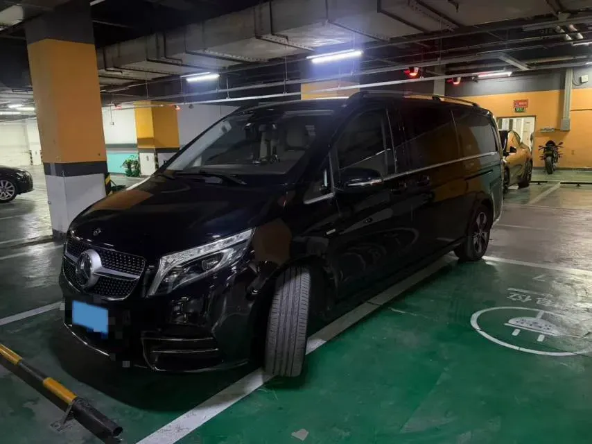 2020 Mercedes-Benz V Class 2.0T 211HP L4 9AT,autocango,china used car exporter,china ev exporter,chinese used car exporter,chinese used ev exporter