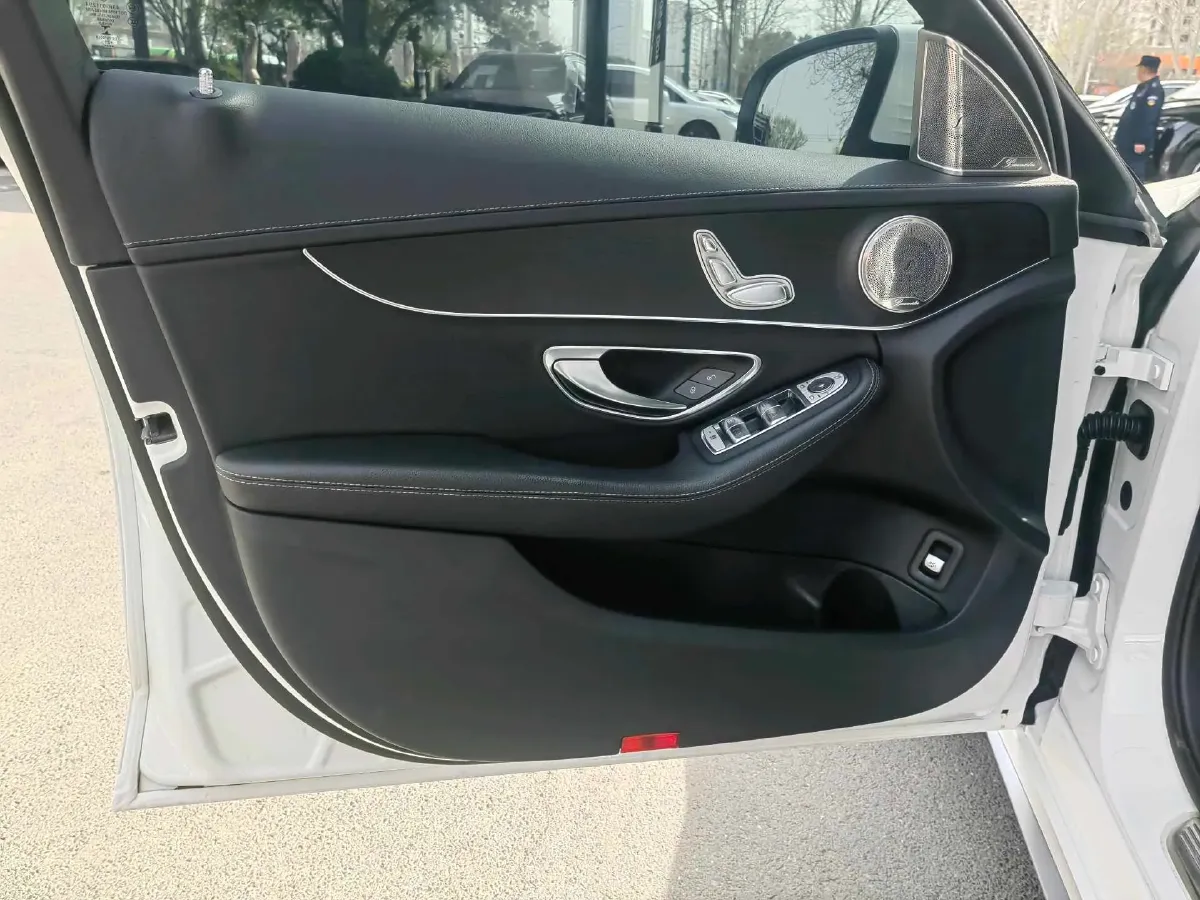 2021 Mercedes-Benz C Class 1.5T 156HP L4 9AT,autocango,china used car exporter,china ev exporter,chinese used car exporter,chinese used ev exporter