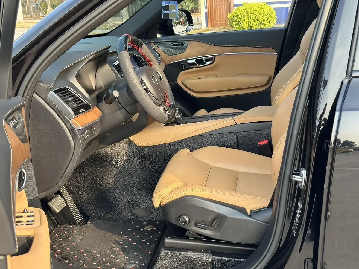 2019 Volvo XC90 2.0T 320HP L4 8AT,autocango,china used car exporter,china ev exporter,chinese used car exporter,chinese used ev exporter