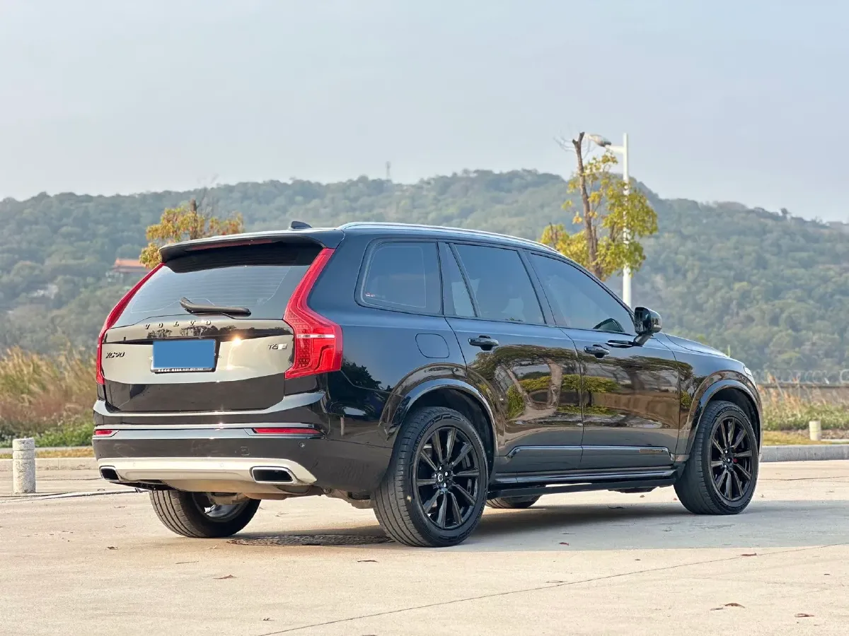 2019 Volvo XC90 2.0T 320HP L4 8AT,autocango,china used car exporter,china ev exporter,chinese used car exporter,chinese used ev exporter