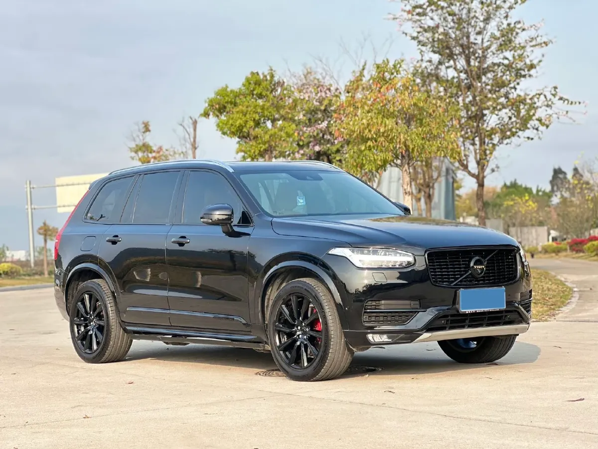 2019 Volvo XC90 2.0T 320HP L4 8AT,autocango,china used car exporter,china ev exporter,chinese used car exporter,chinese used ev exporter