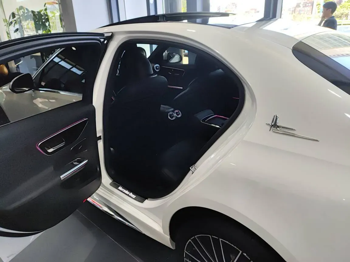 2022 Mercedes-Benz C Class 1.5T 204HP L4 9AT,autocango,china used car exporter,china ev exporter,chinese used car exporter,chinese used ev exporter