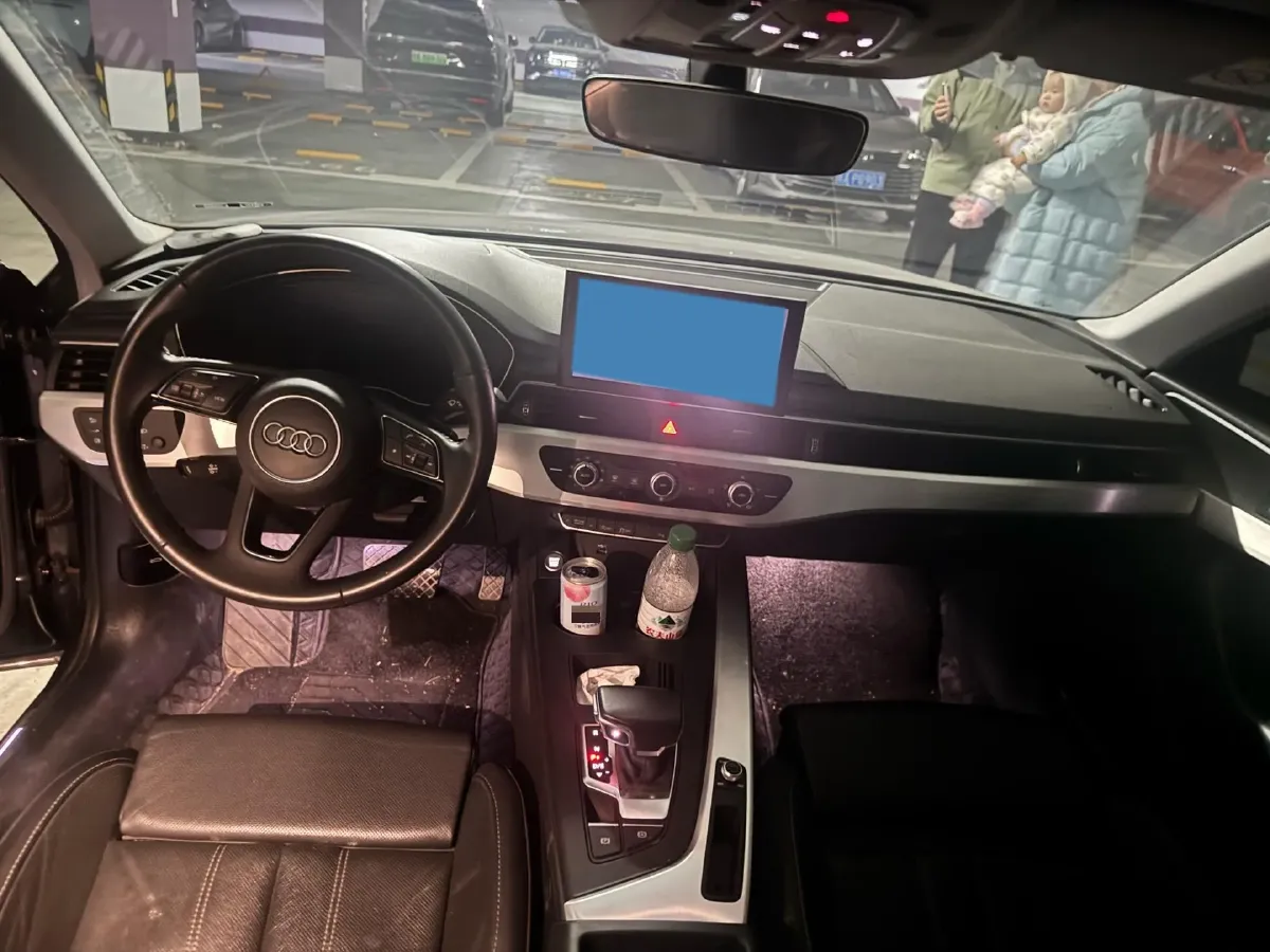 2020 Audi A4L 2.0T 190HP L4 7DCT,autocango,china used car exporter,china ev exporter,chinese used car exporter,chinese used ev exporter