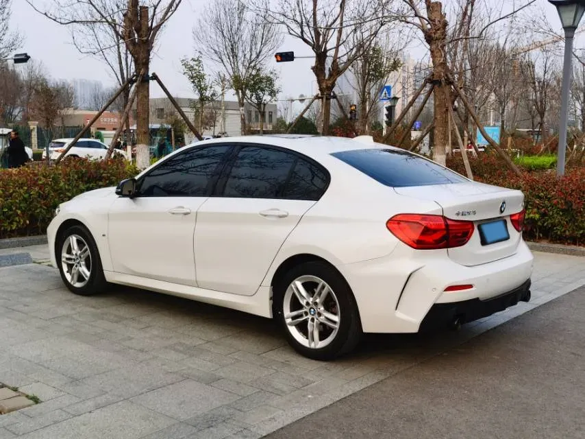 2021 BMW 1 Series 1.5T 140HP L3 7DCT,autocango,china used car exporter,china ev exporter,chinese used car exporter,chinese used ev exporter
