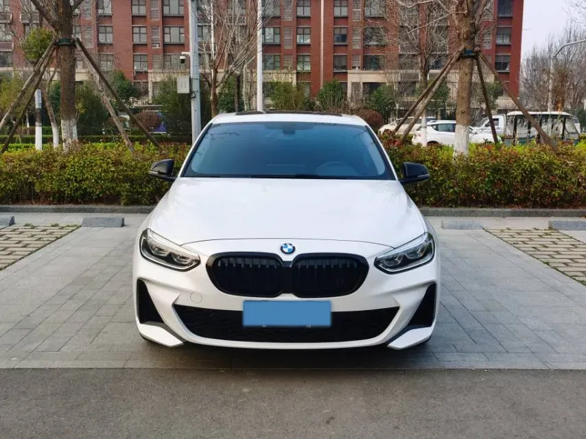 2021 BMW 1 Series 1.5T 140HP L3 7DCT,autocango,china used car exporter,china ev exporter,chinese used car exporter,chinese used ev exporter