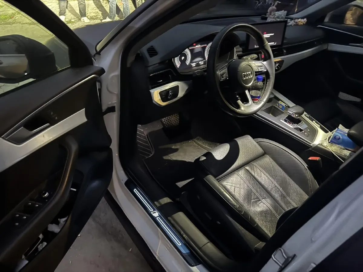 2020 Audi A4L 2.0T 190HP L4 7DCT,autocango,china used car exporter,china ev exporter,chinese used car exporter,chinese used ev exporter