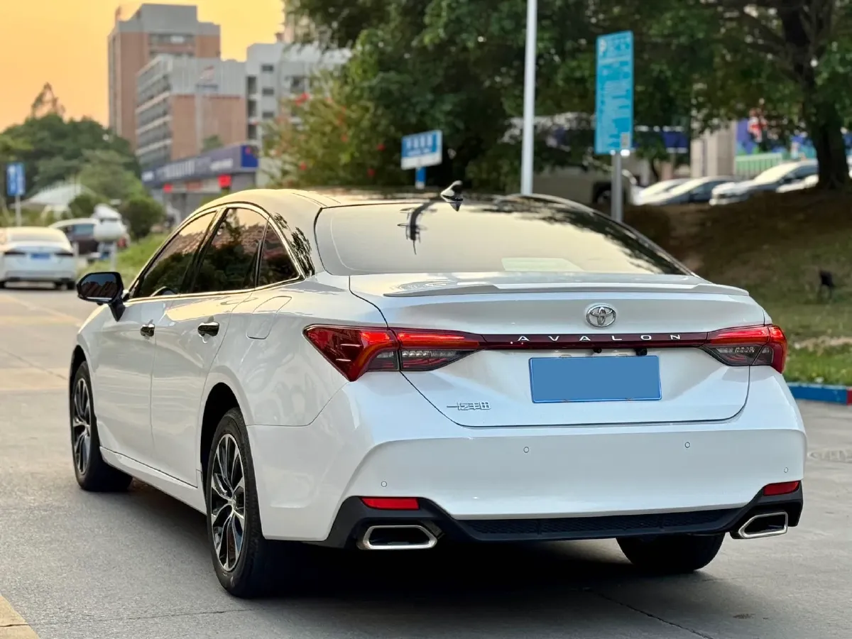 2023 Toyota Avalon 2.0L 177HP L4 CVT,autocango,china used car exporter,china ev exporter,chinese used car exporter,chinese used ev exporter