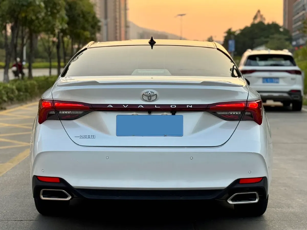 2023 Toyota Avalon 2.0L 177HP L4 CVT,autocango,china used car exporter,china ev exporter,chinese used car exporter,chinese used ev exporter