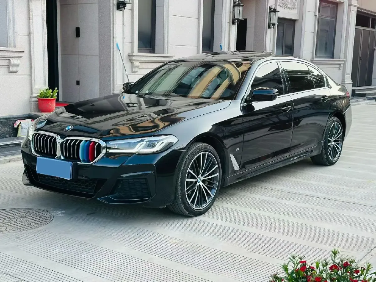 2023 BMW 5 Series 2.0T 245HP L4 8AT,autocango,china used car exporter,china ev exporter,chinese used car exporter,chinese used ev exporter