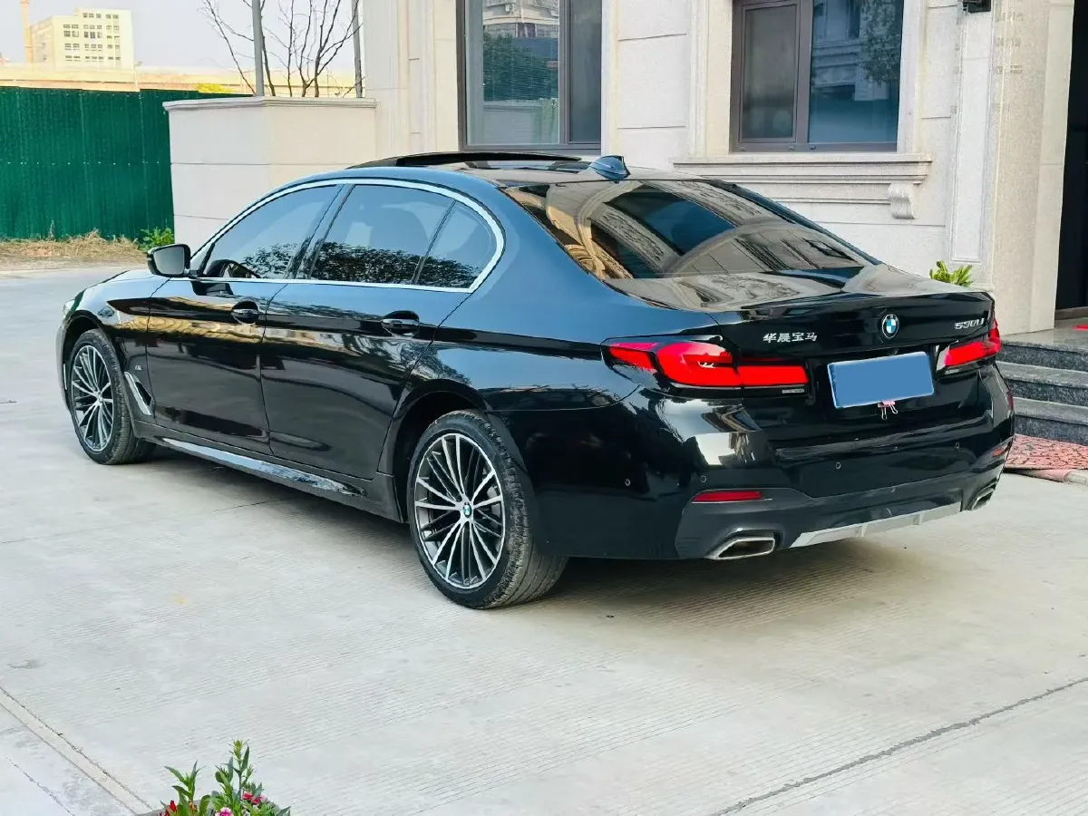 2023 BMW 5 Series 2.0T 245HP L4 8AT,autocango,china used car exporter,china ev exporter,chinese used car exporter,chinese used ev exporter