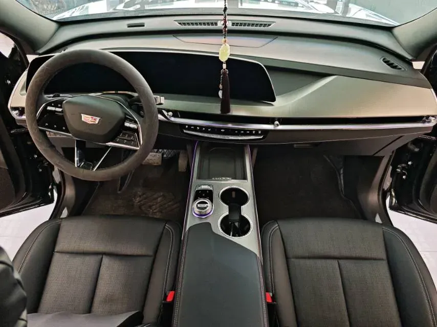 2026 Cadillac XT5 2.0T 237HP L4 9AT,autocango,china used car exporter,china ev exporter,chinese used car exporter,chinese used ev exporter