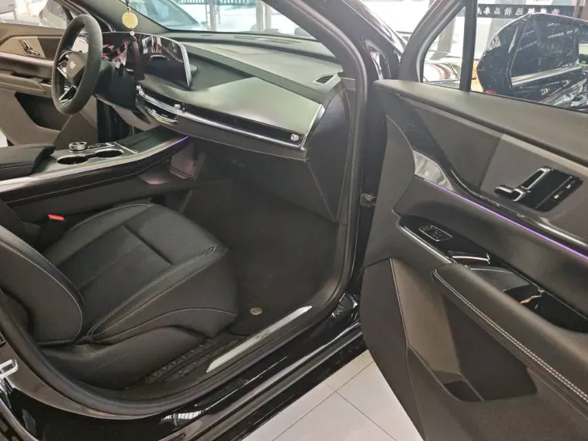 2026 Cadillac XT5 2.0T 237HP L4 9AT,autocango,china used car exporter,china ev exporter,chinese used car exporter,chinese used ev exporter