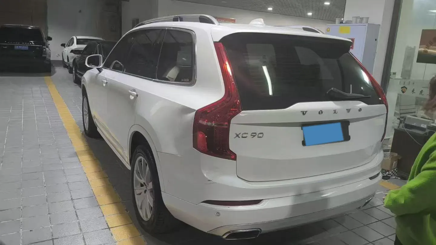 2018 Volvo XC90 2.0T 320HP L4 8AT,autocango,china used car exporter,china ev exporter,chinese used car exporter,chinese used ev exporter