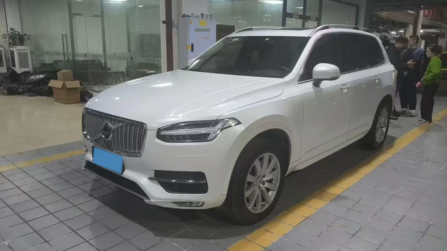 2018 Volvo XC90 2.0T 320HP L4 8AT,autocango,china used car exporter,china ev exporter,chinese used car exporter,chinese used ev exporter