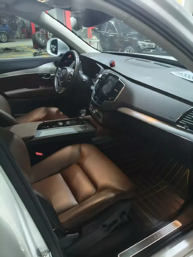 2018 Volvo XC90 2.0T 320HP L4 8AT,autocango,china used car exporter,china ev exporter,chinese used car exporter,chinese used ev exporter