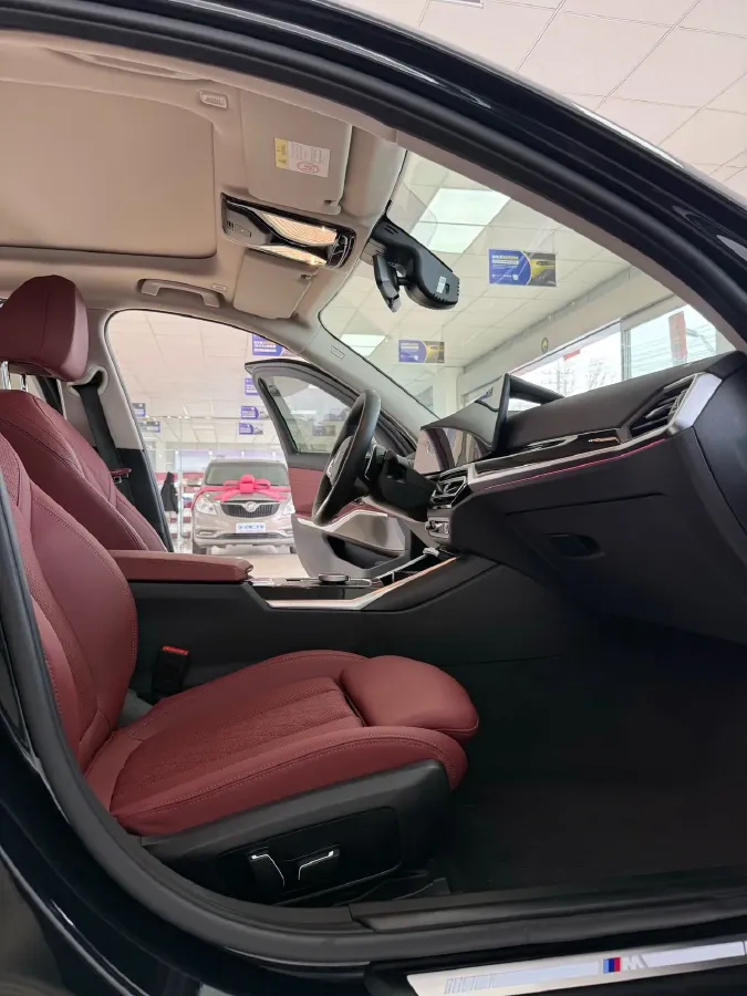 2024 BMW 3 Series 2.0T 184HP L4 8AT,autocango,china used car exporter,china ev exporter,chinese used car exporter,chinese used ev exporter