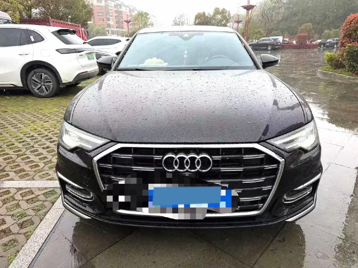2024 Audi A6L 2.0T 245HP L4 7DCT,autocango,china used car exporter,china ev exporter,chinese used car exporter,chinese used ev exporter