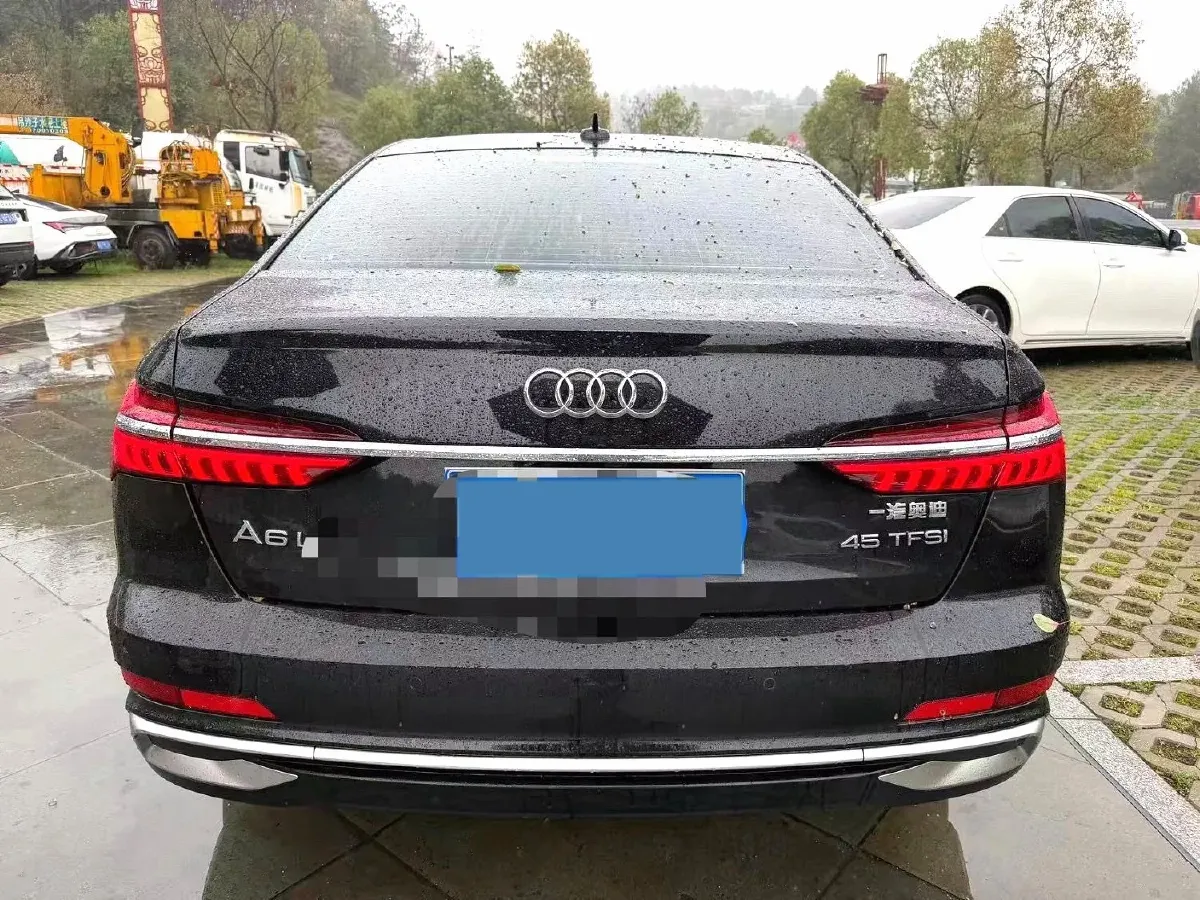 2024 Audi A6L 2.0T 245HP L4 7DCT,autocango,china used car exporter,china ev exporter,chinese used car exporter,chinese used ev exporter