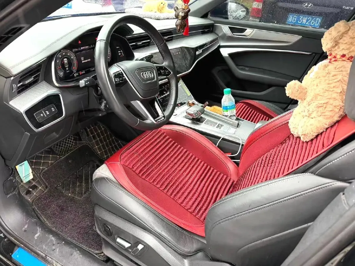 2024 Audi A6L 2.0T 245HP L4 7DCT,autocango,china used car exporter,china ev exporter,chinese used car exporter,chinese used ev exporter